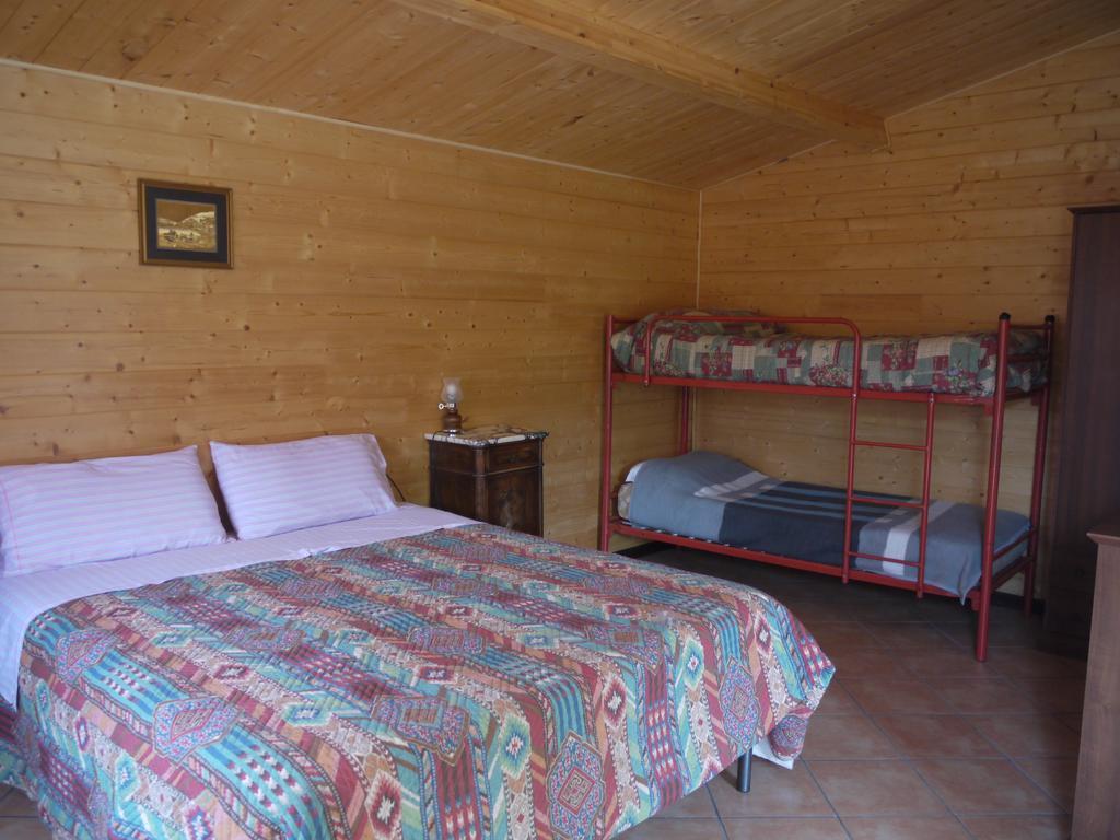 Su Trabi B&B Fluminimaggiore Oda fotoğraf